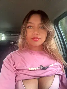 amanda-medrano1 online show from 12-22-25, 05:02