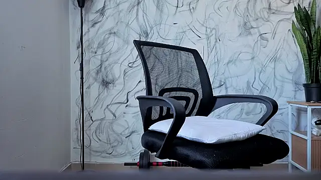 Snapshot of Saturno_v chatting on 07-02-26, 12:11 Saturno v online show from 07-02-26, 12:11