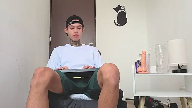 Saturno v online show from 11-18-25, 10:40