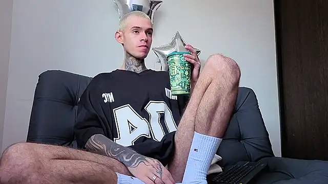 Saturno v online show from 09-27-25, 03:40