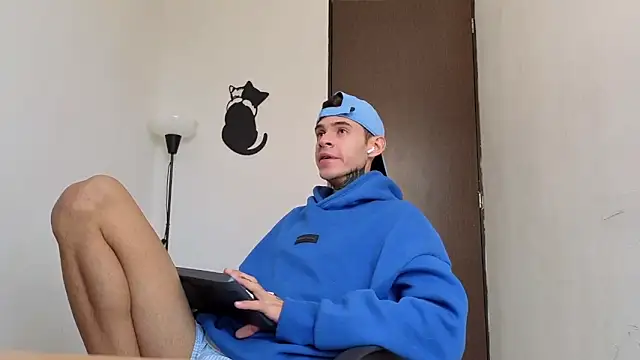 Saturno v online show from 04-18-26, 01:02