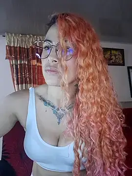 Snapshot of Sexy-Favgirl chatting on 03-09-25, 04:55 Sexy-Favgirl online show from 03-09-25, 04:55