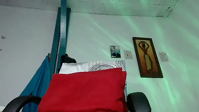 Sexy-Favgirl online show from 04-24-26, 09:33
