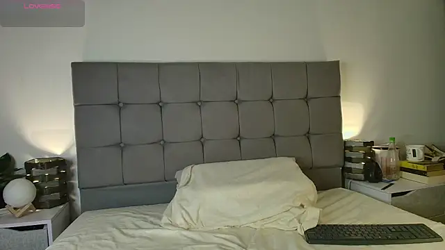 Snapshot of ChloeSanchezx chatting on 03-21-25, 02:28 ChloeSanchezx online show from 03-21-25, 02:28