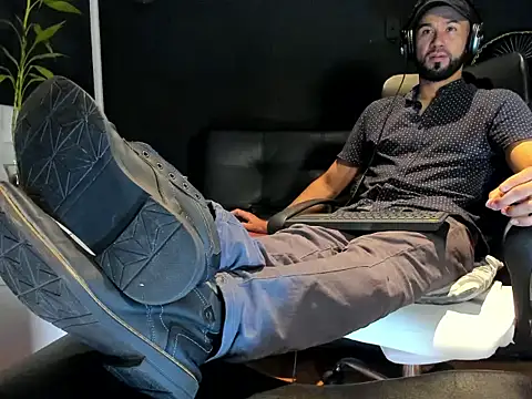 alessandro wye online show from 10-24-25, 03:05