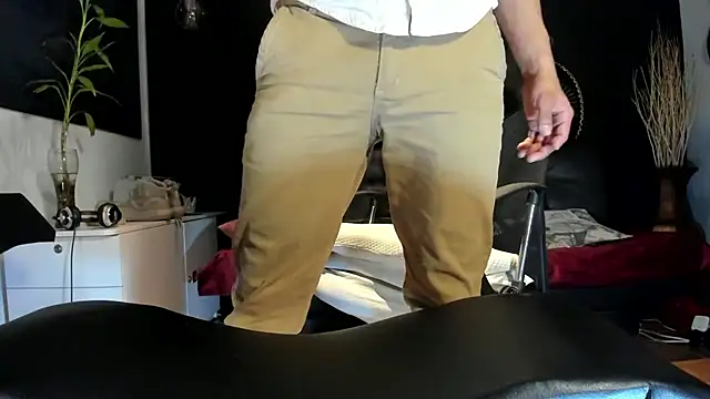 alessandro wye online show from 10-31-25, 01:13