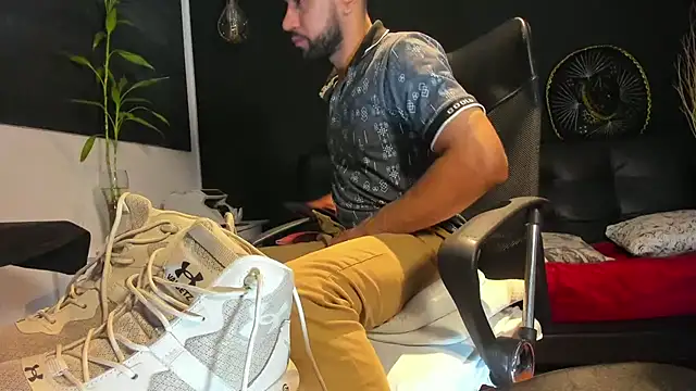 alessandro wye online show from 10-17-25, 06:50