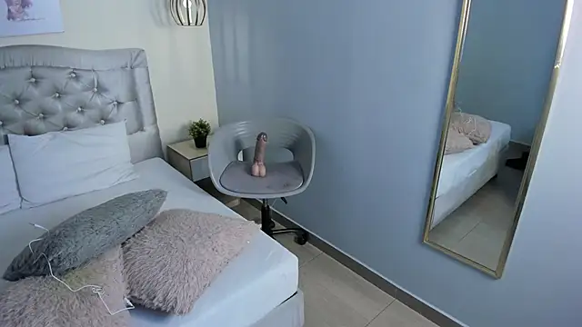 escarleth   online show from 03-11-26, 11:48