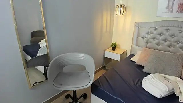 Snapshot of escarleth__ chatting on 06-16-26, 02:17 escarleth online show from 06-16-26, 02:17