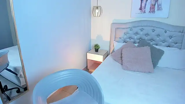 escarleth   online show from 11-26-25, 01:00