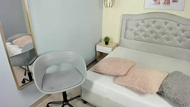 escarleth   online show from 02-11-26, 01:00