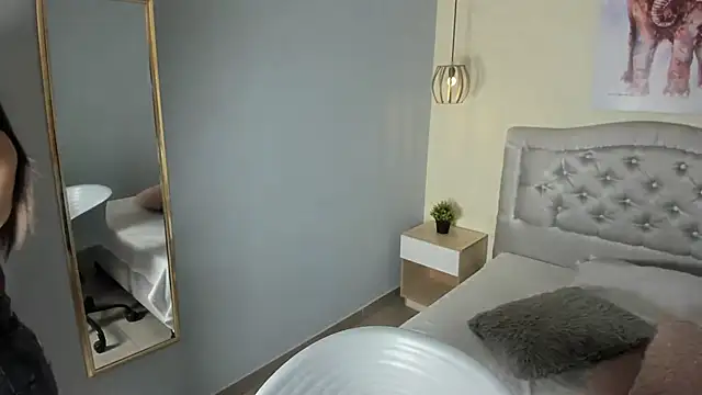 escarleth   online show from 11-25-25, 12:38