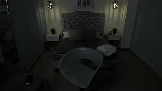 escarleth   online show from 10-18-25, 01:35