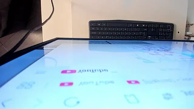 escarleth   online show from 03-19-25, 01:29