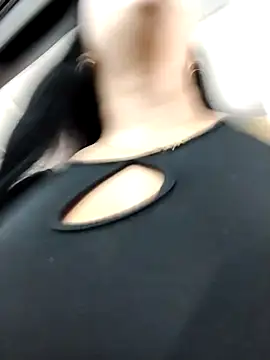 Snapshot of Miia_grand chatting on 03-05-25, 08:32 Miia grand online show from 03-05-25, 08:32