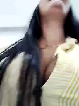 Snapshot of Miia_grand chatting on 01-17-25, 03:11 Miia grand online show from 01-17-25, 03:11