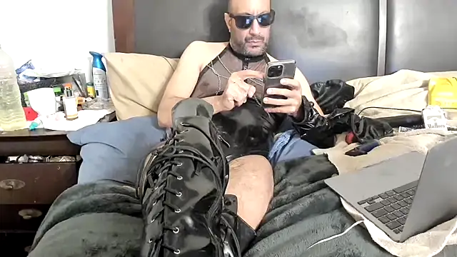 kinkyguy32323 online show from 02-01-25, 01:09