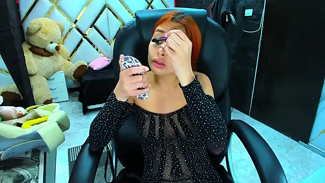 Paris Petit online show from 11-06-25, 07:51