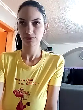 Snapshot of MeanGirl93 chatting on 09-18-25, 08:06 MeanGirl93 online show from 09-18-25, 08:06