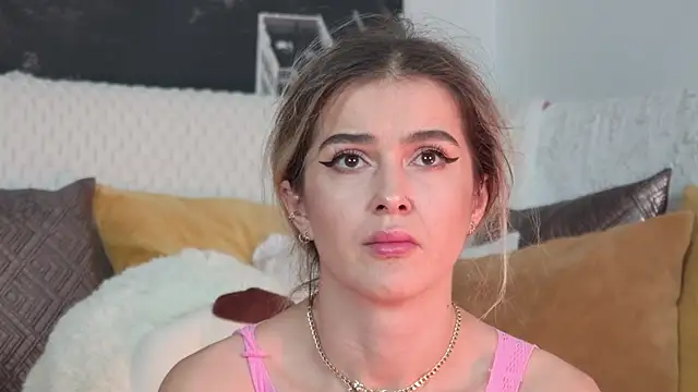 Sarah-Hart online show from 12-05-25, 03:43