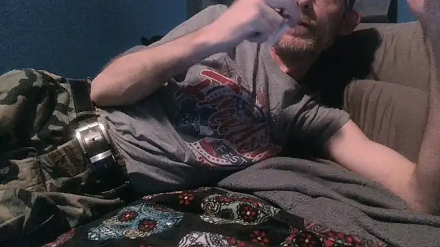 Snapshot of MysteriousFire23 chatting on 12-18-25, 01:00 MysteriousFire23 online show from 12-18-25, 01:00