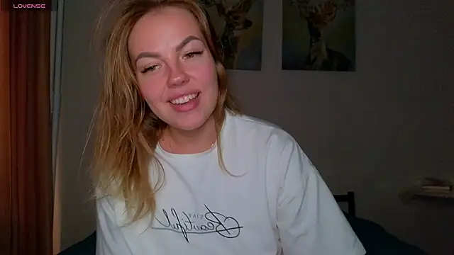 EmilyRobbie online show from 04-19-26, 03:46