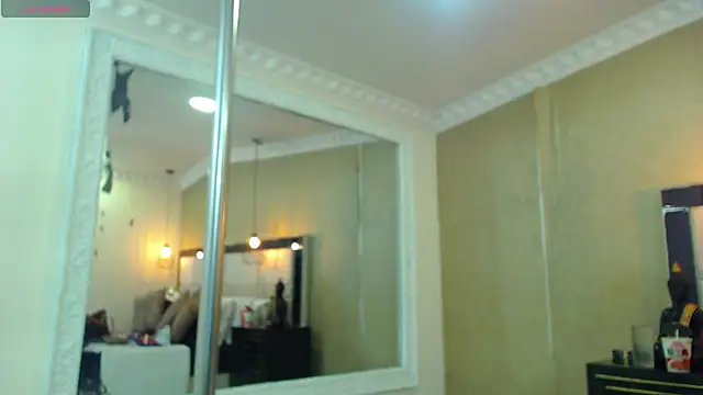 Snapshot of kimCosseyy chatting on 03-09-25, 02:07 kimCosseyy online show from 03-09-25, 02:07