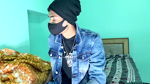 Snapshot of Habibi_big_b chatting on 02-21-26, 04:14 Habibi big b online show from 02-21-26, 04:14