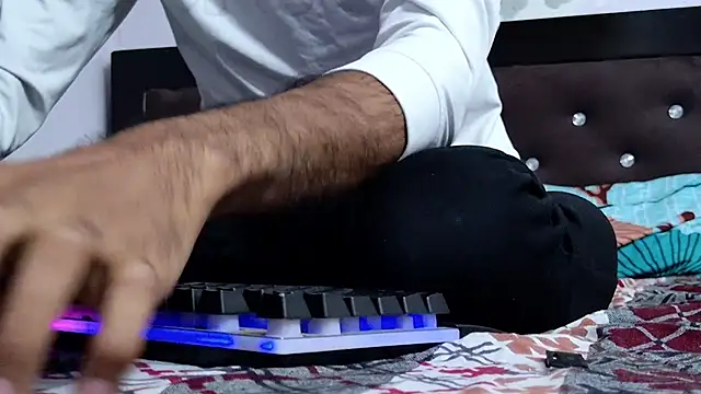 Snapshot of Habibi_big_b chatting on 03-23-26, 01:55 Habibi big b online show from 03-23-26, 01:55