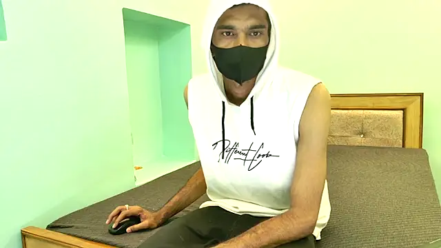 Snapshot of Habibi_big_b chatting on 02-13-26, 12:38 Habibi big b online show from 02-13-26, 12:38