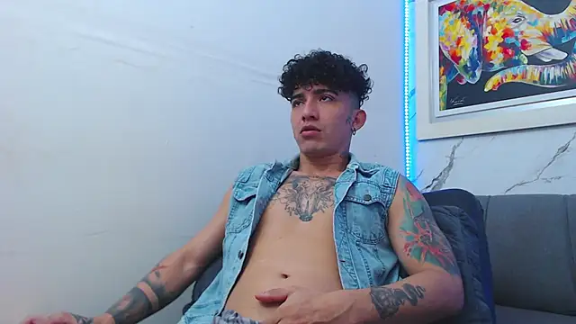 Snapshot of targuerian22 chatting on 01-17-26, 08:23 targuerian22 online show from 01-17-26, 08:23