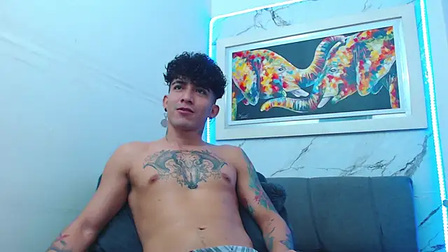 Snapshot of targuerian22 chatting on 02-04-26, 03:01 targuerian22 online show from 02-04-26, 03:01