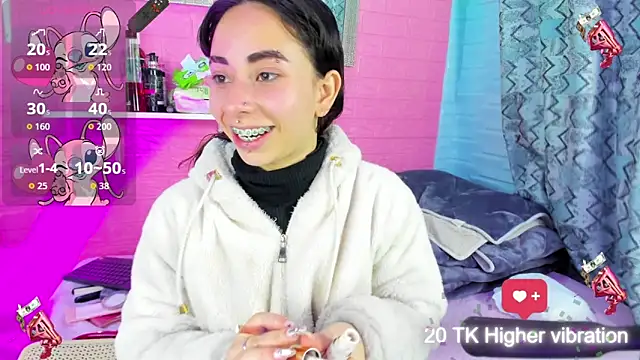 hanna  azumi online show from 11-08-25, 04:05