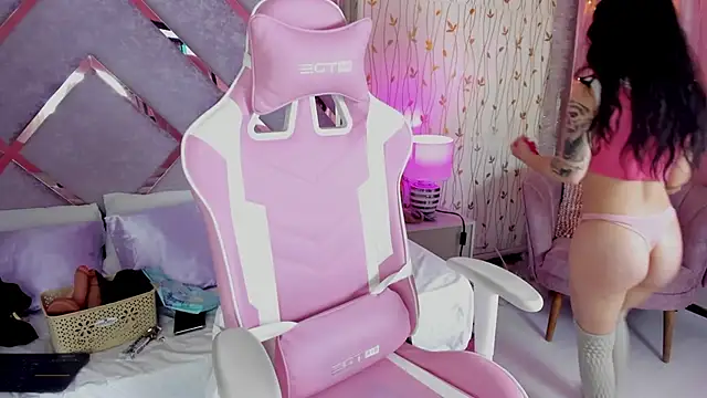Snapshot of hanna__azumi chatting on 03-03-25, 01:17 hanna azumi online show from 03-03-25, 01:17