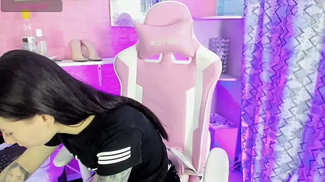 hanna  azumi online show from 04-24-26, 04:03