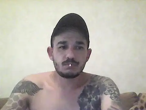 Snapshot of Kurqga chatting on 10-21-25, 10:47 Kurqga online show from 10-21-25, 10:47