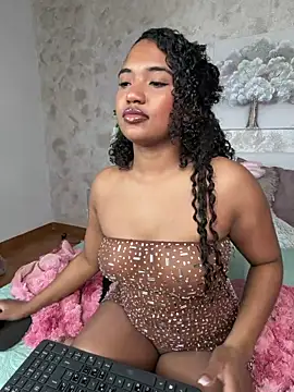 Snapshot of MilaTeenX chatting on 06-21-26, 06:30 MilaTeenX online show from 06-21-26, 06:30