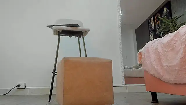 Snapshot of isa_lancaster chatting on 07-14-26, 02:05 isa lancaster online show from 07-14-26, 02:05