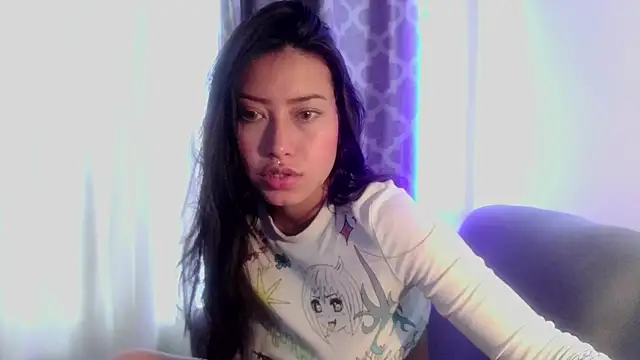 Snapshot of Emilyswan04 chatting on 03-13-25, 07:06 Emilyswan04 online show from 03-13-25, 07:06