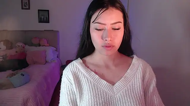 Snapshot of Emilyswan04 chatting on 01-27-25, 04:11 Emilyswan04 online show from 01-27-25, 04:11