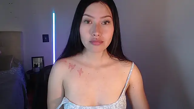 Snapshot of Emilyswan04 chatting on 01-18-25, 04:10 Emilyswan04 online show from 01-18-25, 04:10