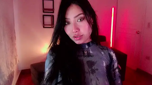 Snapshot of Emilyswan04 chatting on 02-27-25, 03:59 Emilyswan04 online show from 02-27-25, 03:59