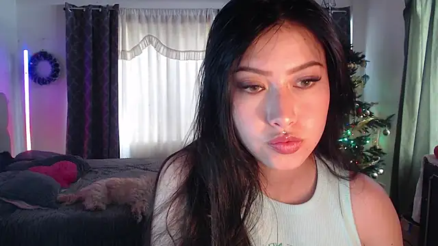 Snapshot of Emilyswan04 chatting on 12-17-24, 06:42 Emilyswan04 online show from 12-17-24, 06:42