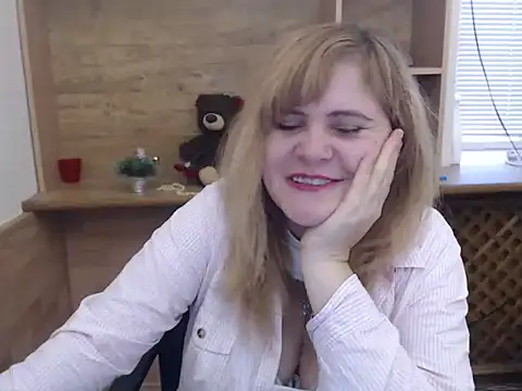 DaniellaKiss online show from 12-21-25, 09:22