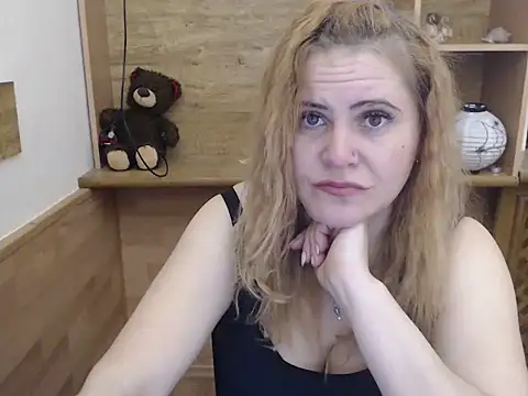 DaniellaKiss online show from 04-14-26, 07:41