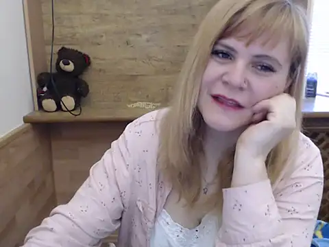 DaniellaKiss online show from 04-05-26, 09:05