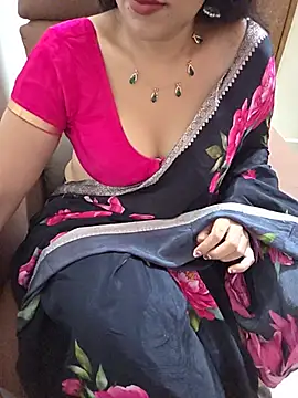 Snapshot of Roja-Telugu777 chatting on 07-11-26, 02:45 Roja-Telugu777 online show from 07-11-26, 02:45