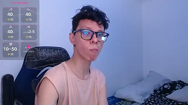 Snapshot of bryamado69 chatting on 07-08-26, 01:52 bryamado69 online show from 07-08-26, 01:52