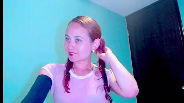 zoe jones3 online show from 03-06-25, 11:20