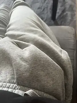 Snapshot of pignoufe chatting on 02-13-26, 10:48 pignoufe online show from 02-13-26, 10:48